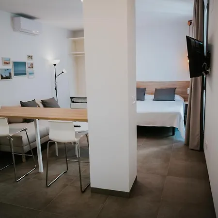 Zhr Aparthotel 3*