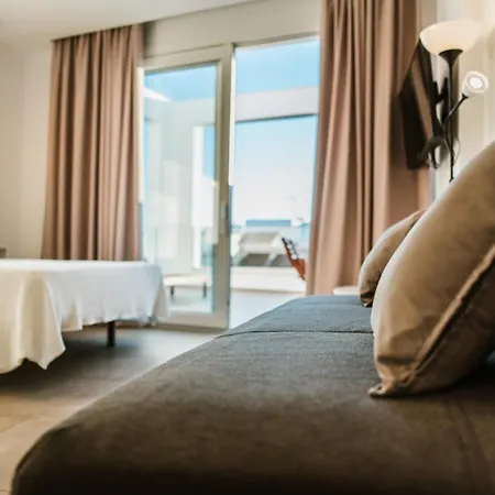 Zhr Aparthotel 3*